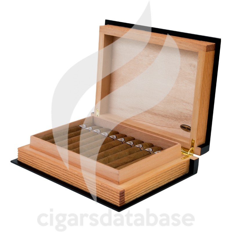 MONTECRISTO-GRAN PIRAMIDES COLECCION HABANOS XV -2017-Box-8520