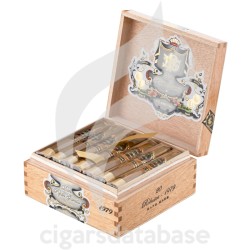 DON PEPIN GARCIA-CUBAN CLASSIC - 1979 ROBUSTO-Box-11912